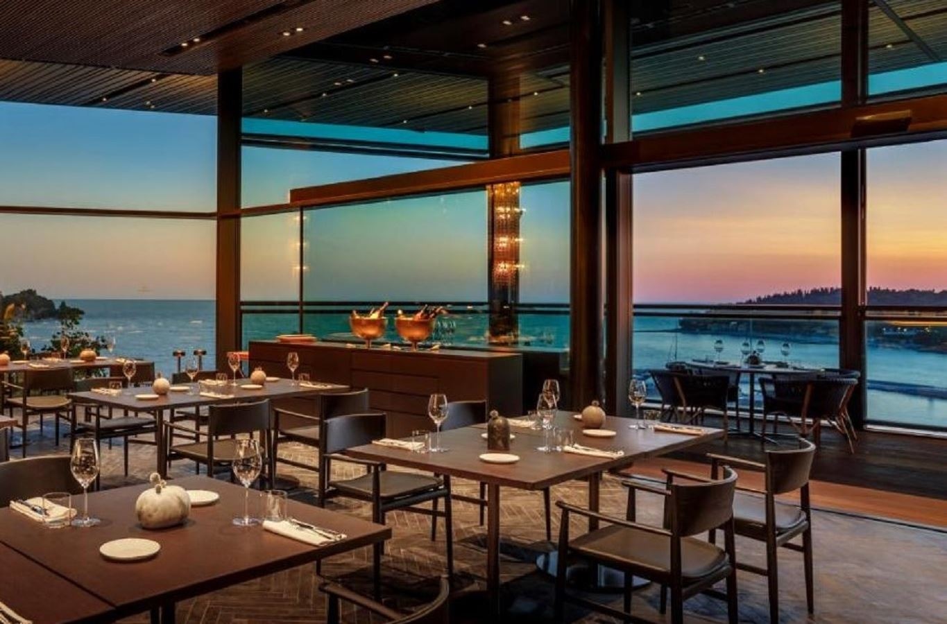 restaurants-restaurants