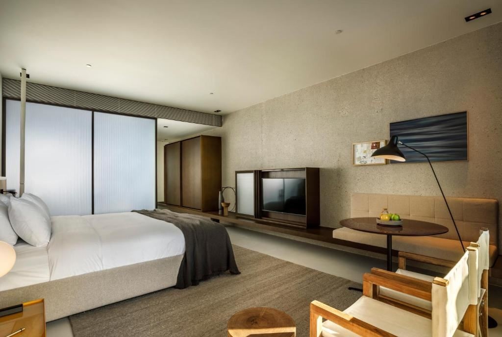 rooms-double-premium-room-seaview-balcony