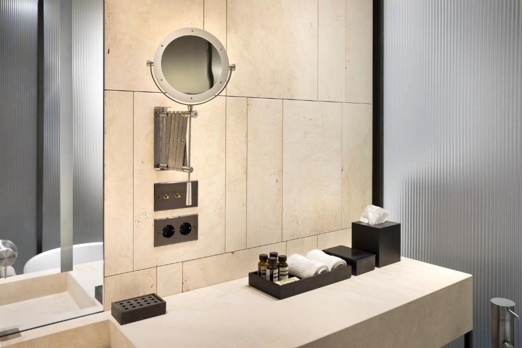 rooms-double-premium-room-seaview-balcony