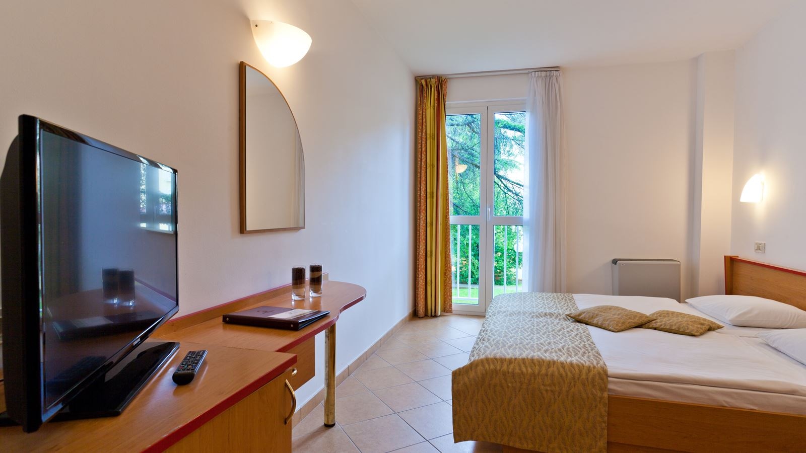 rooms-double-standard-room-park-view