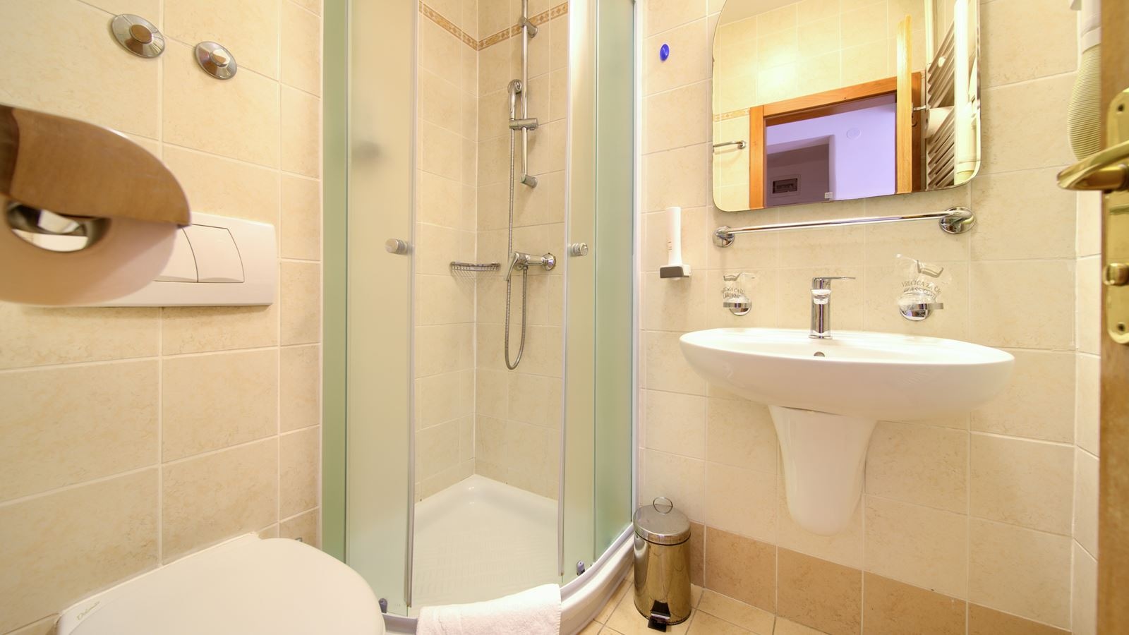 rooms-double-standard-room-park-view