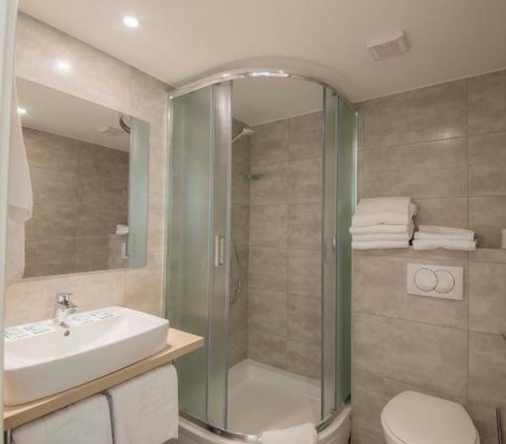 rooms-superior-room-balcony