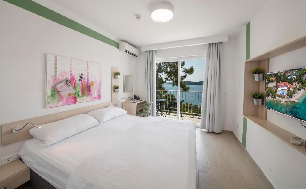 rooms-comfort-room-seaside-balcony