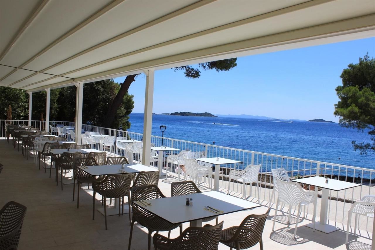 restaurants-restaurant