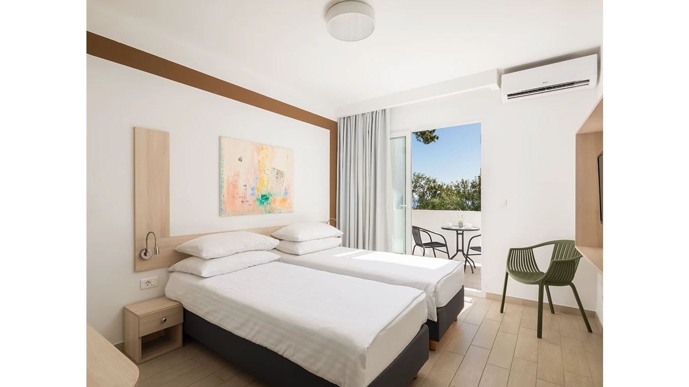 rooms-comfort-room-balcony