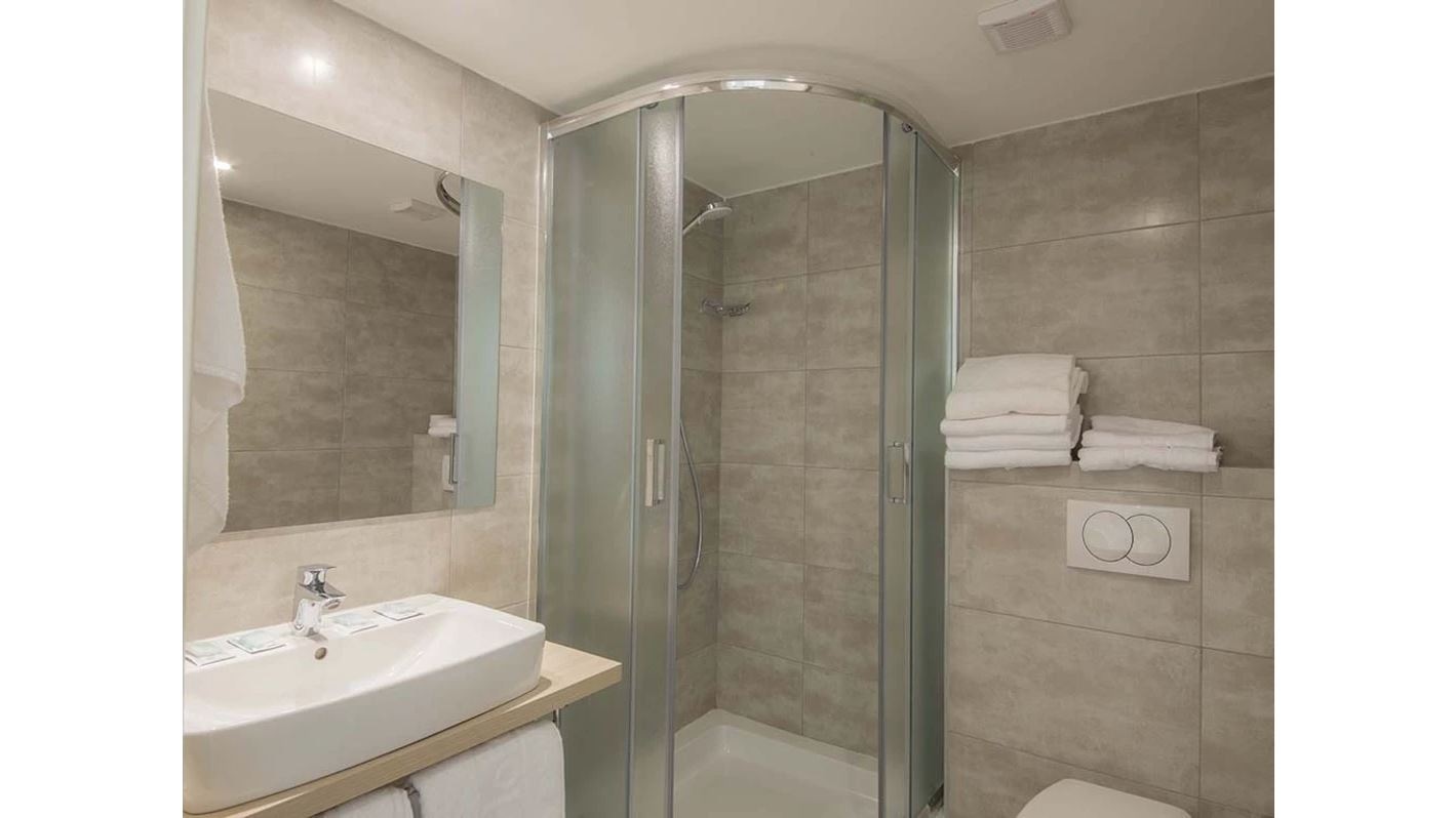 rooms-superior-room-balcony