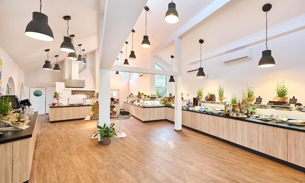 restaurants-restaurant