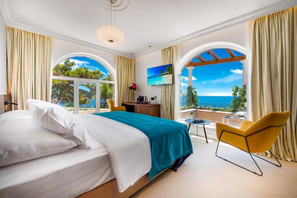 rooms-superior-room-sea-view-balcony-or-terrace