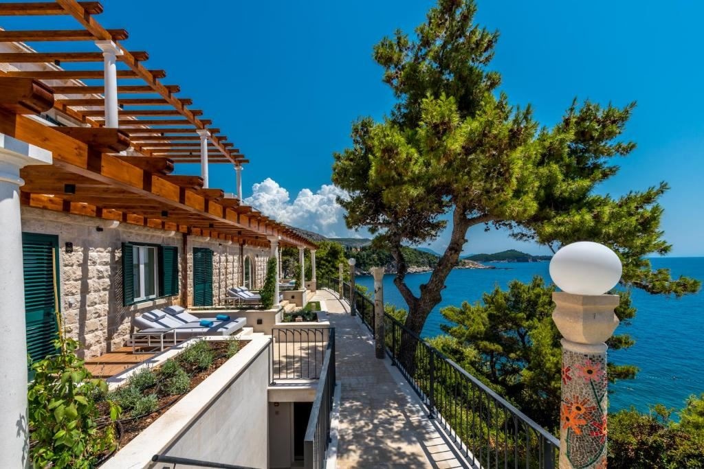 rooms-superior-room-sea-view-balcony-or-terrace