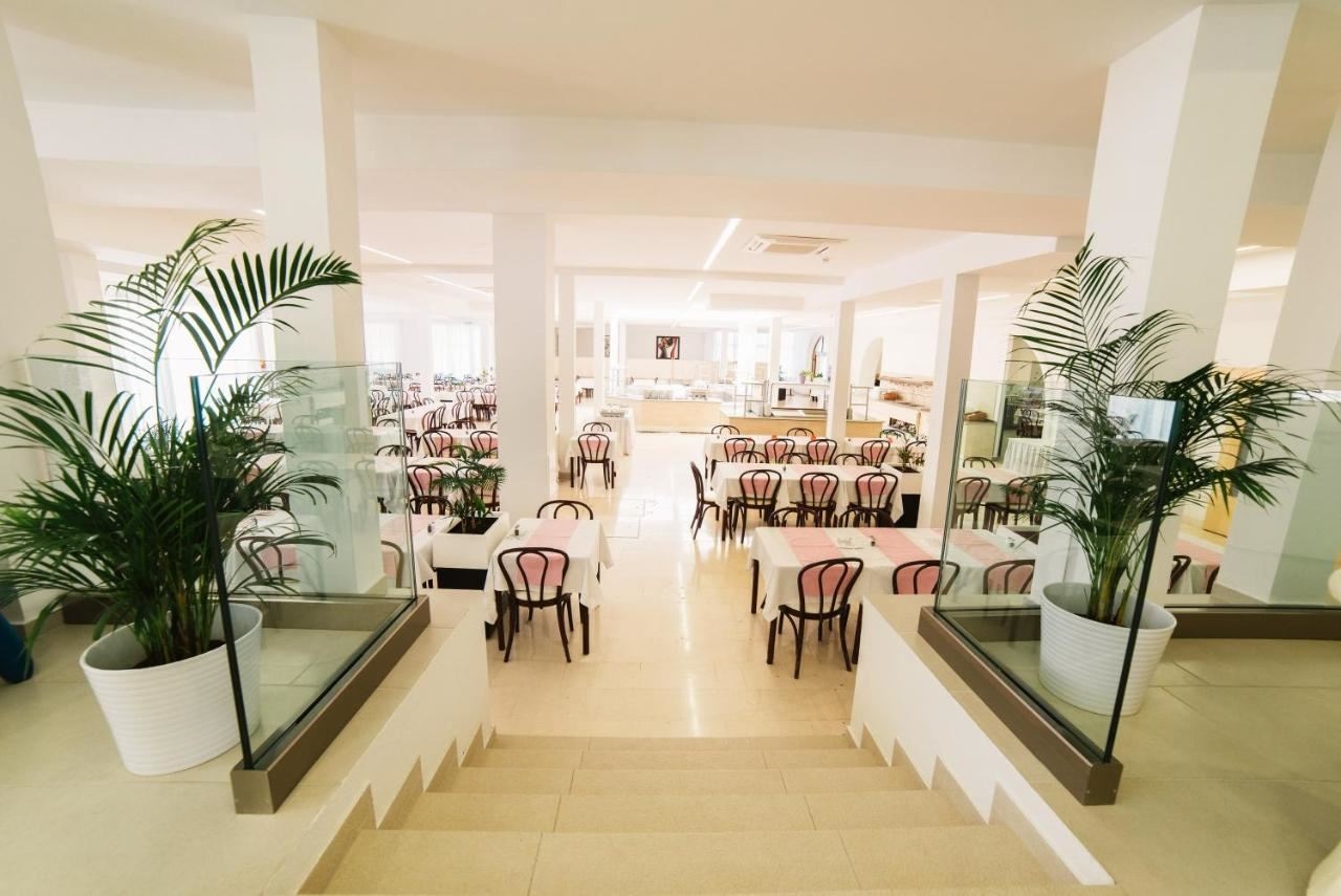 restaurants-restaurants