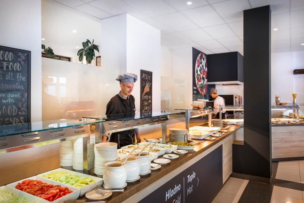 restaurants-restaurants