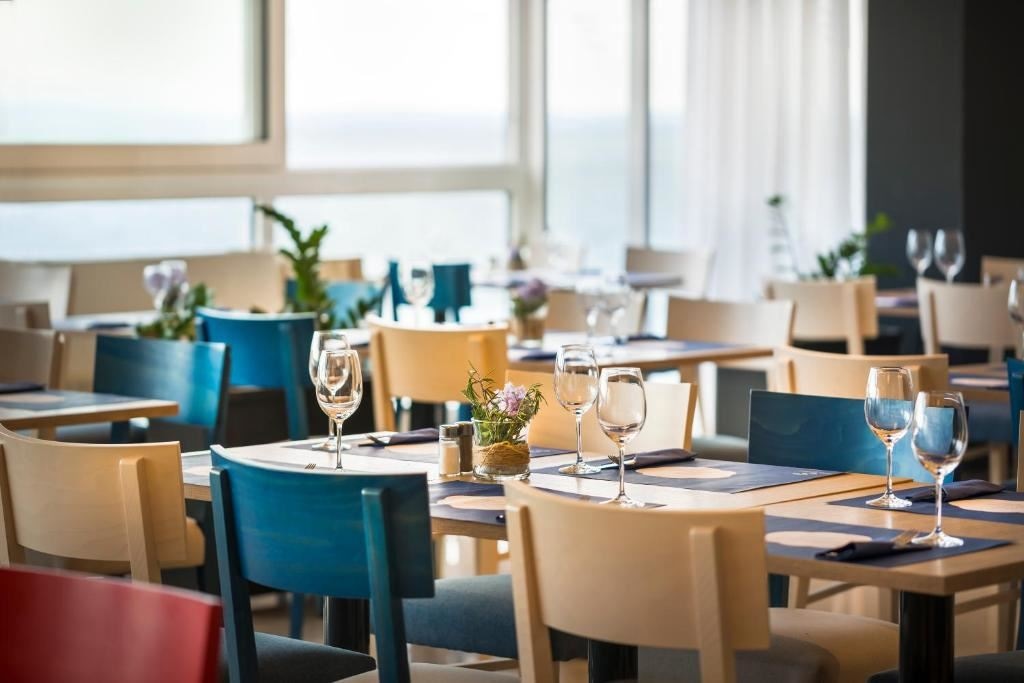 restaurants-restaurants