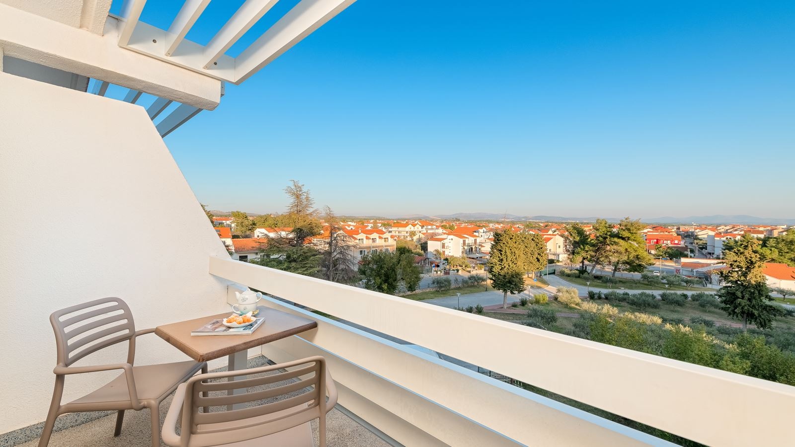rooms-classic-room-balcony
