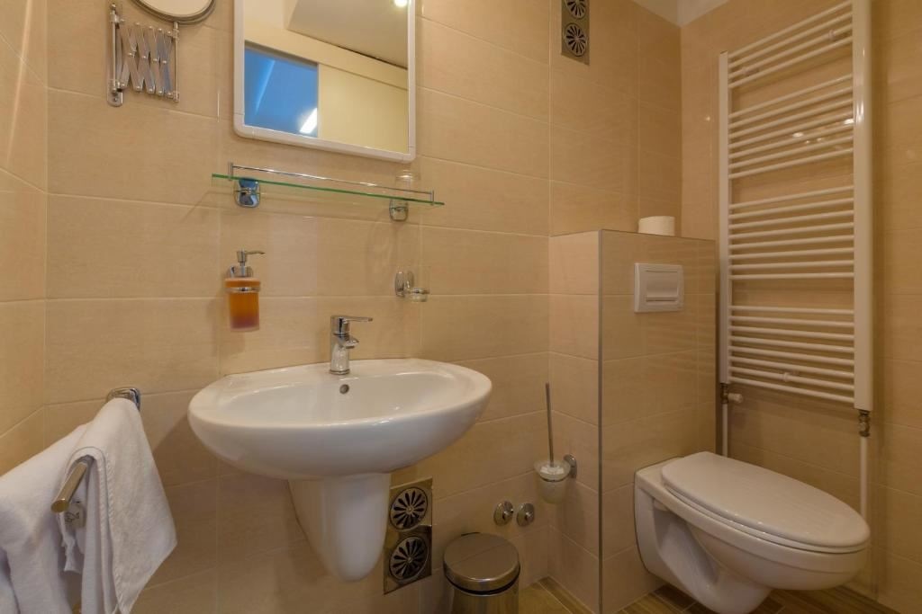 rooms-double-room-seaside-balcony