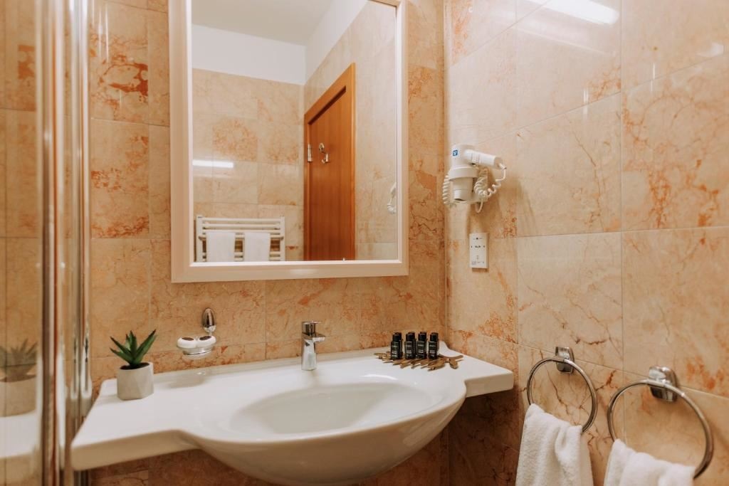 rooms-superior-room-seaview