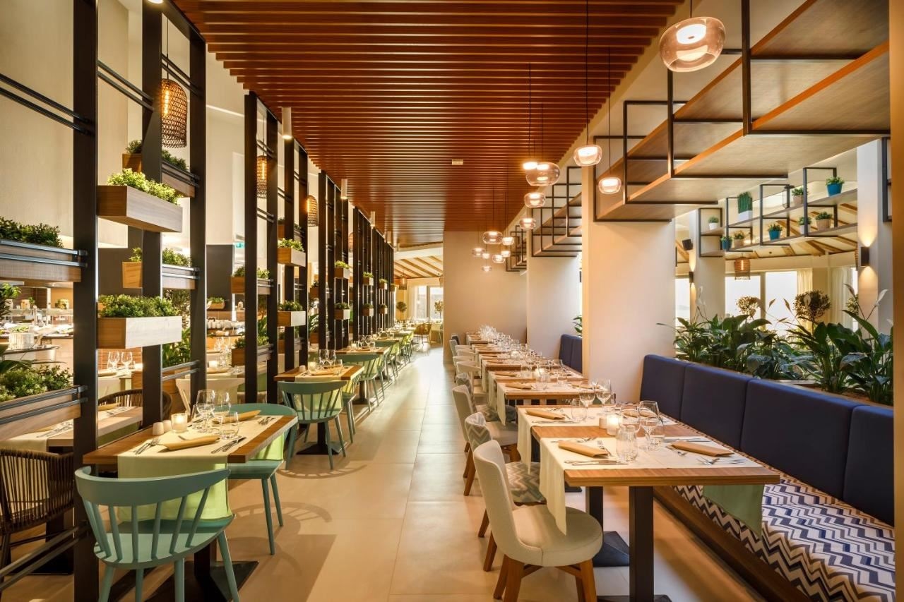 restaurants-restaurants