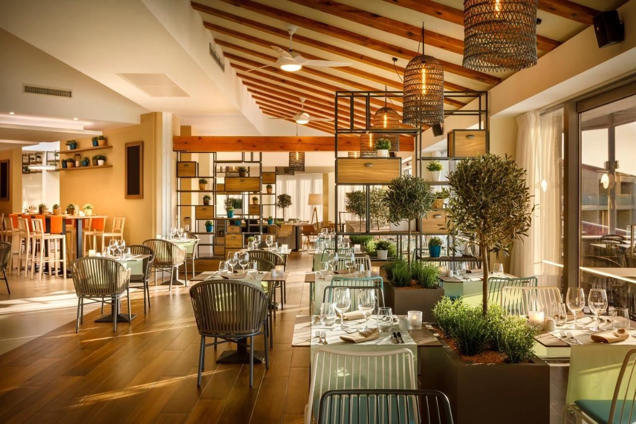 restaurants-restaurants