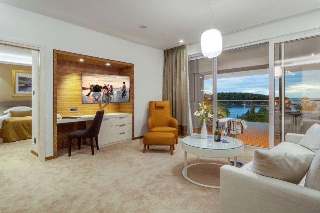 rooms-executive-suite-terrace