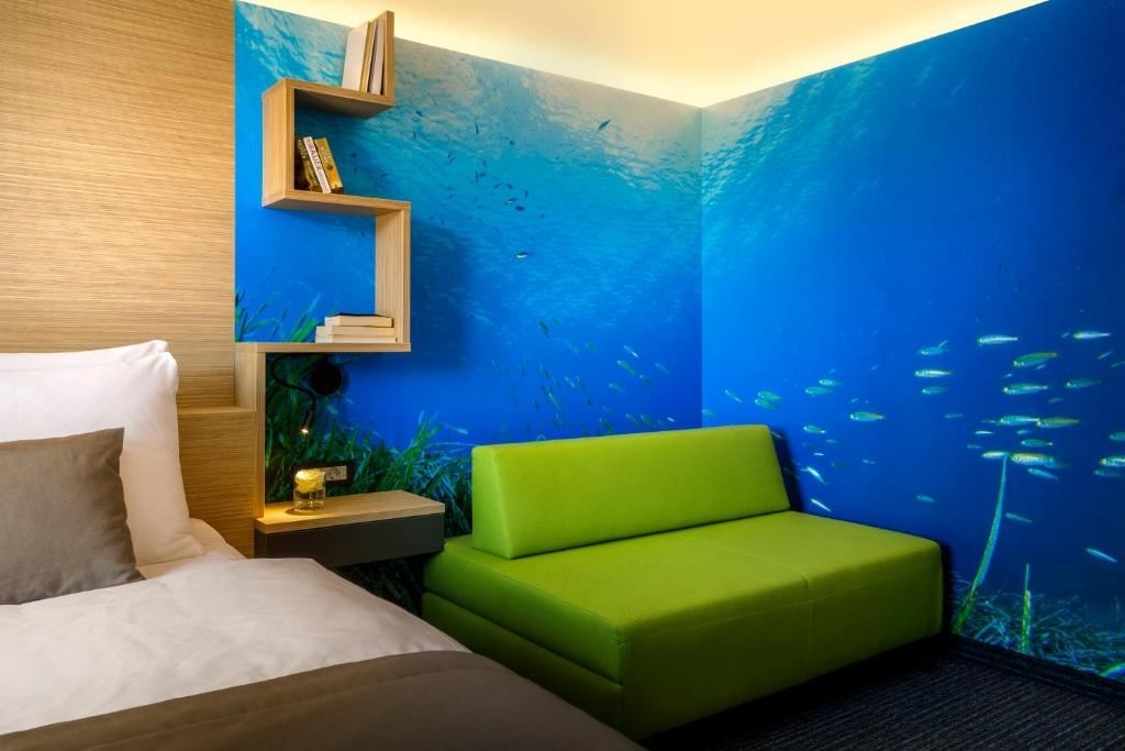 rooms-2-connectingrooms-superior-familyroom-seaview-balcony