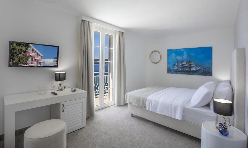 rooms-suite-seaview-balcony
