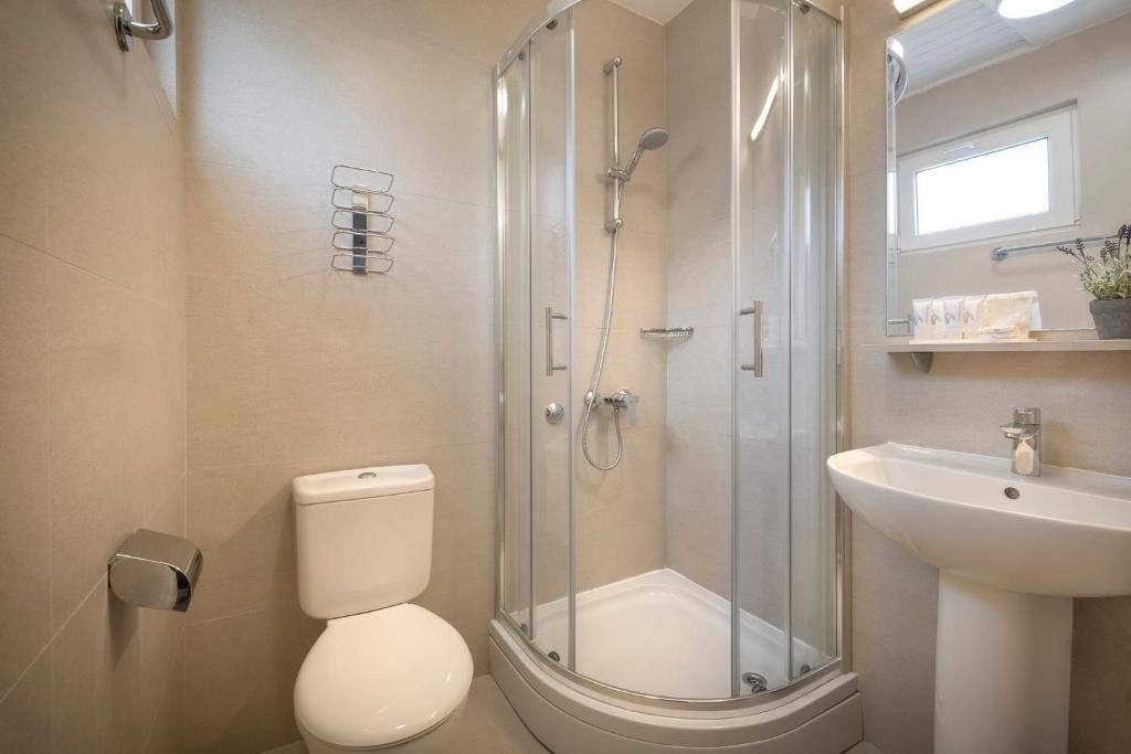 rooms-double-superior-room-seaview-balcony