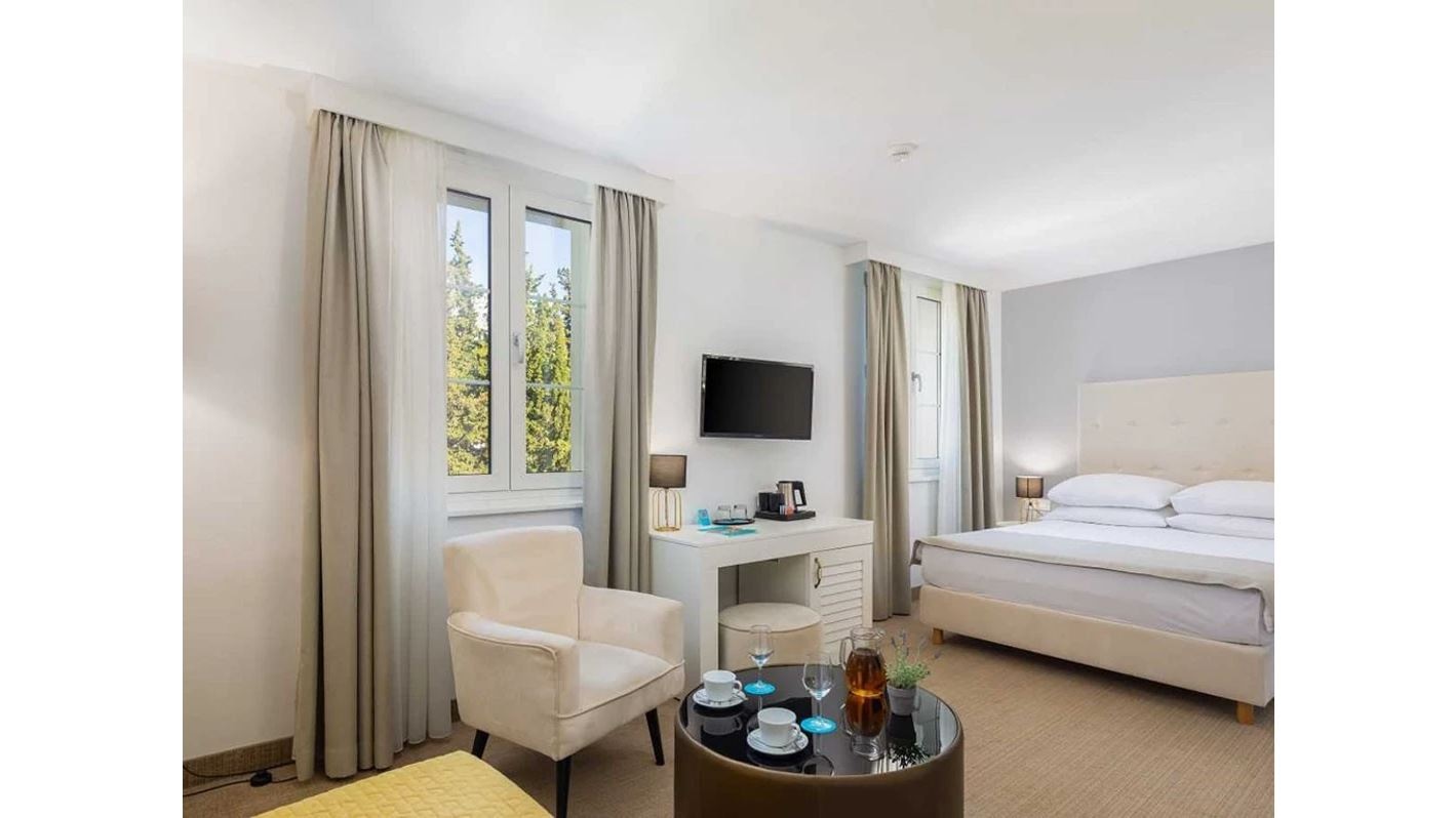 rooms-standard-room