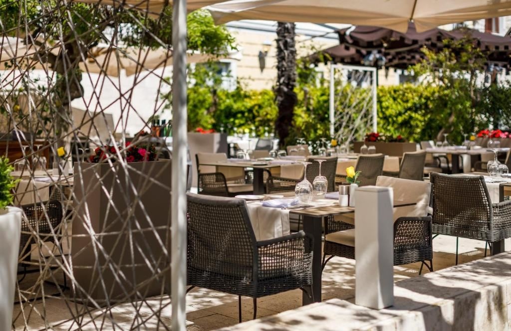 restaurants-restaurants