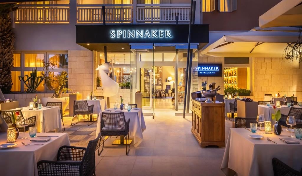 restaurants-restaurants