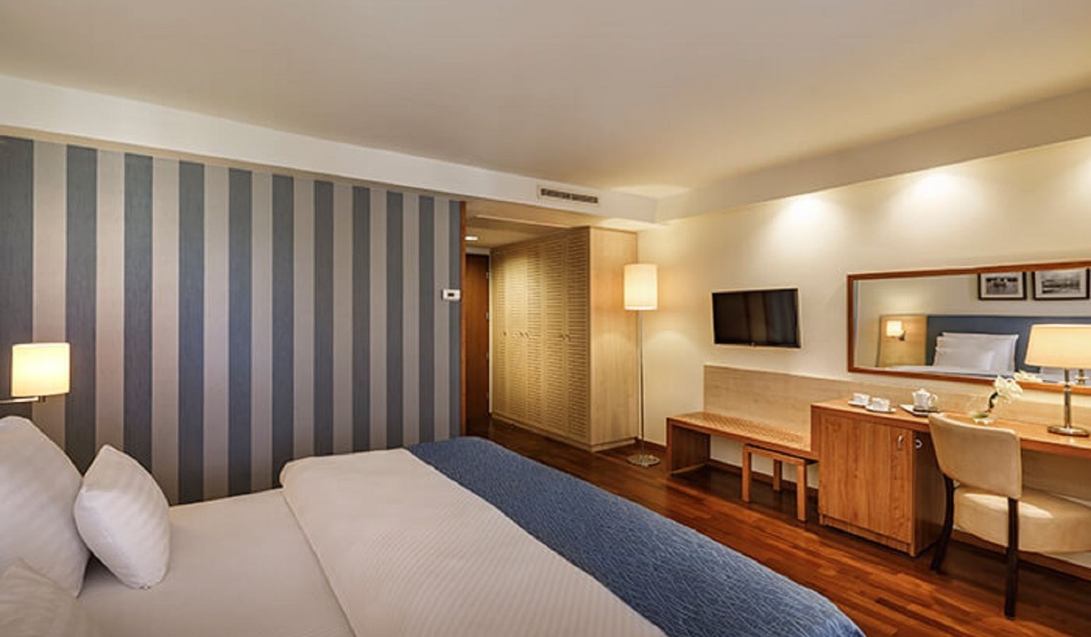 rooms-classic-room-seaview