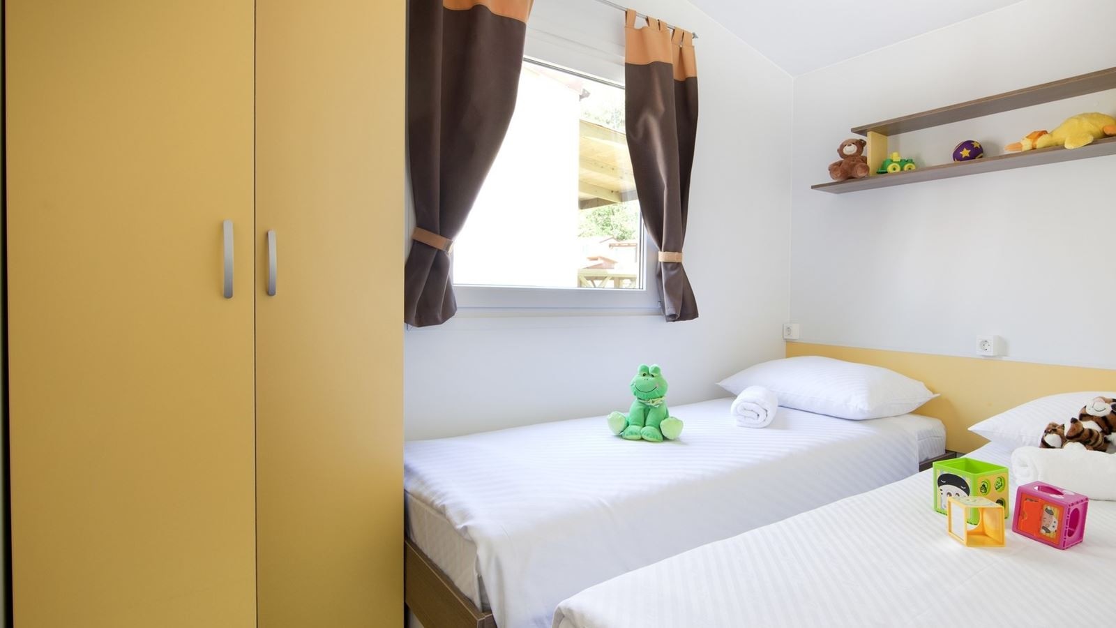 rooms-2-bedroom-premium-mobilehome