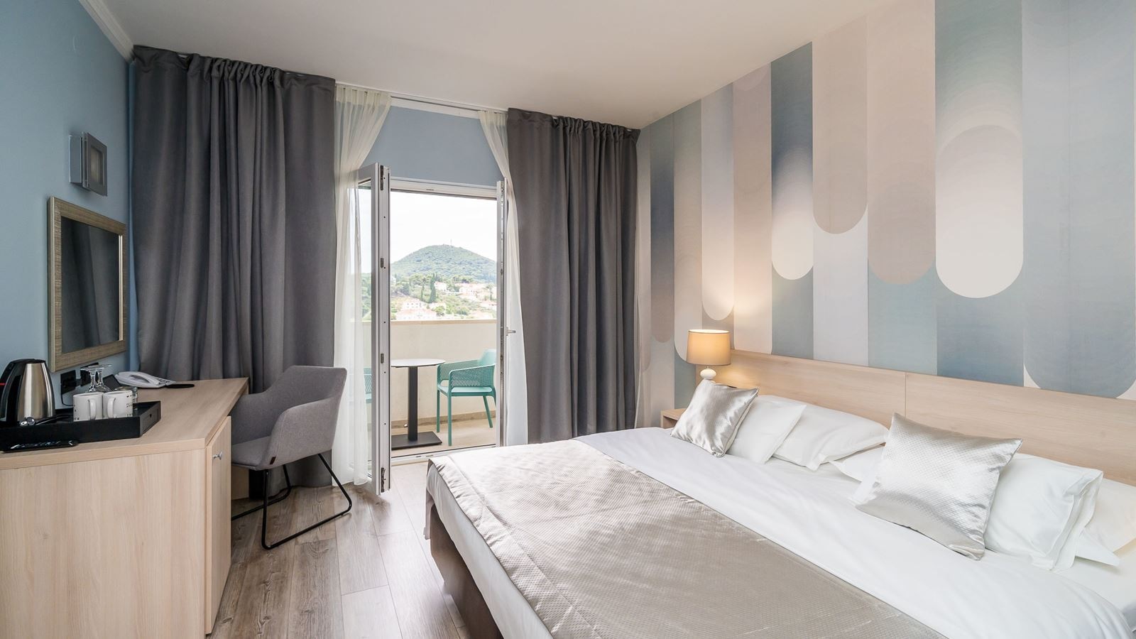 rooms-room-seaside-balcony