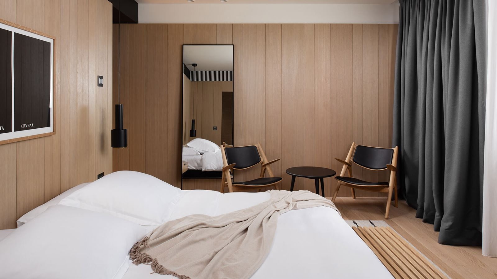 rooms-superior-room-city-view