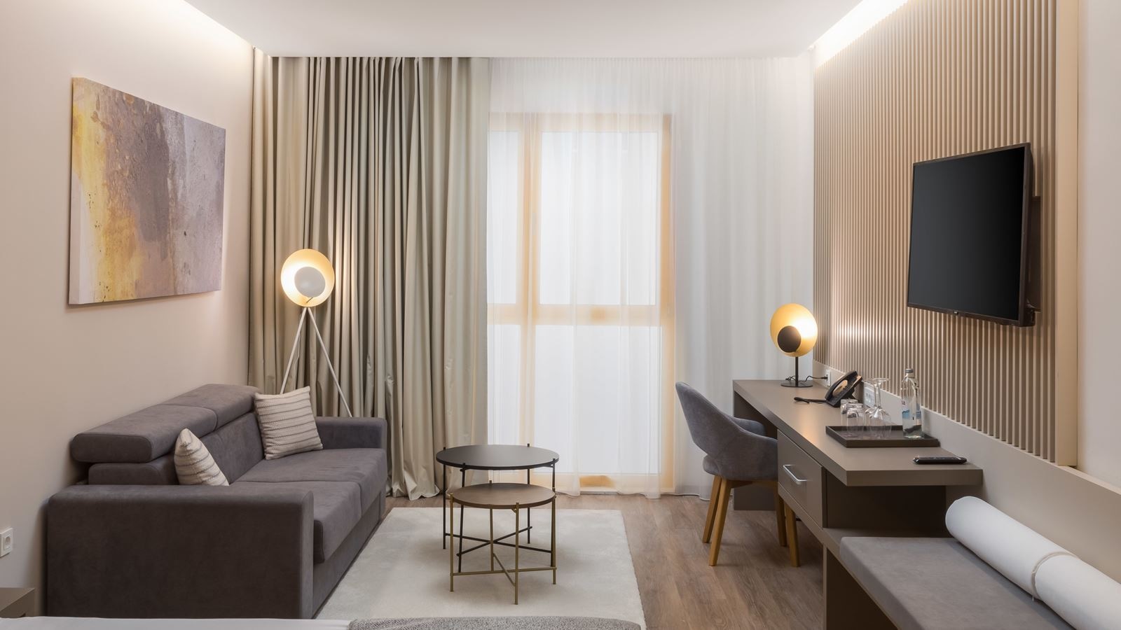 rooms-premium-room-partial-sea-view-balcony