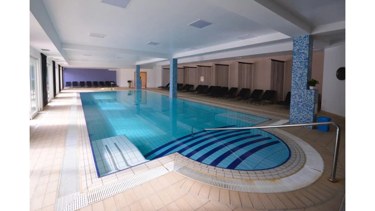 pools-indoor-pool