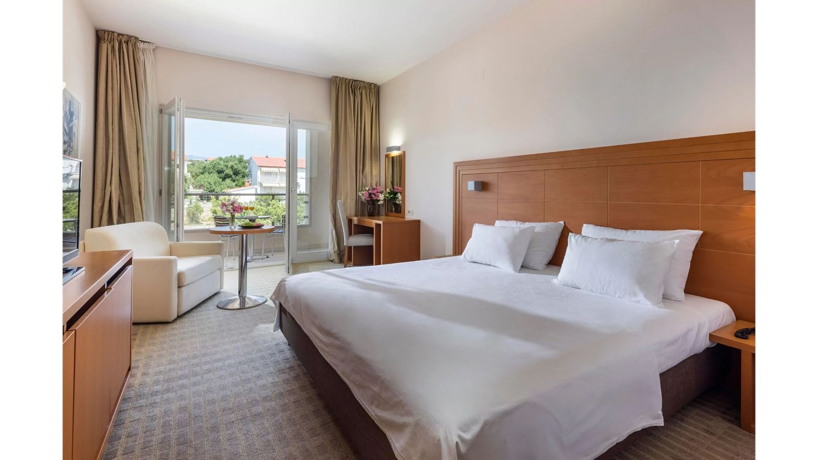 rooms-superior-room-balcony