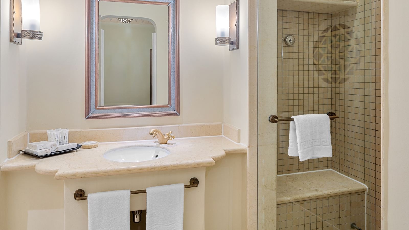 rooms-standard-room-garden-view