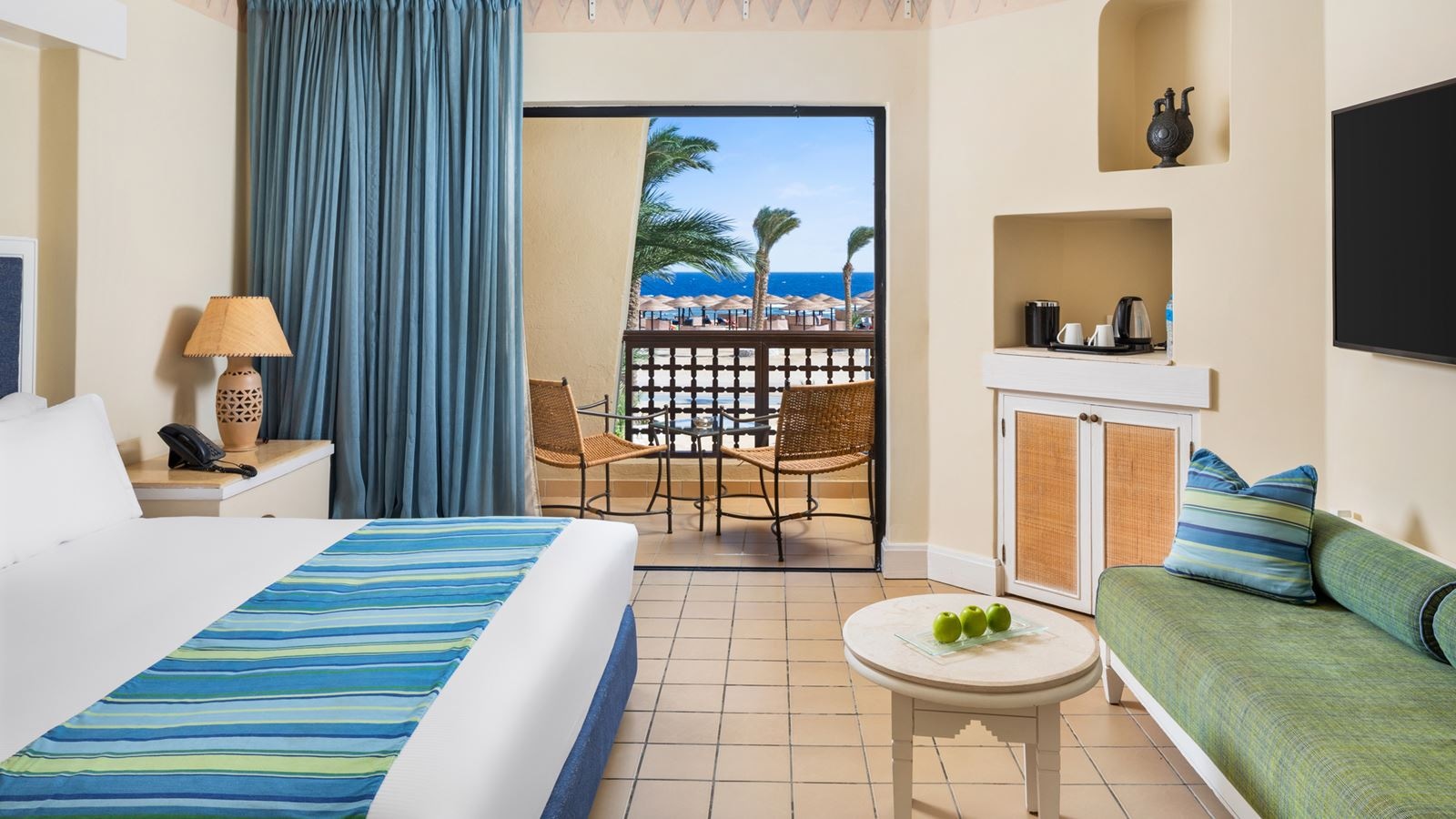 rooms-family-interleading-room-sea-view