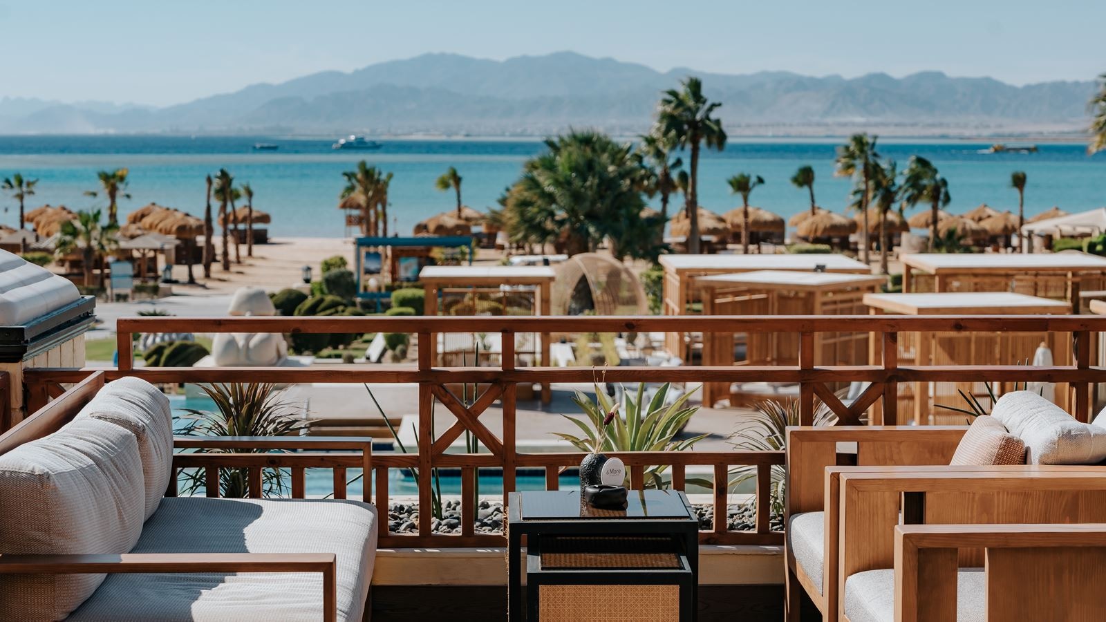 bars--more-bar-lobby-bar-