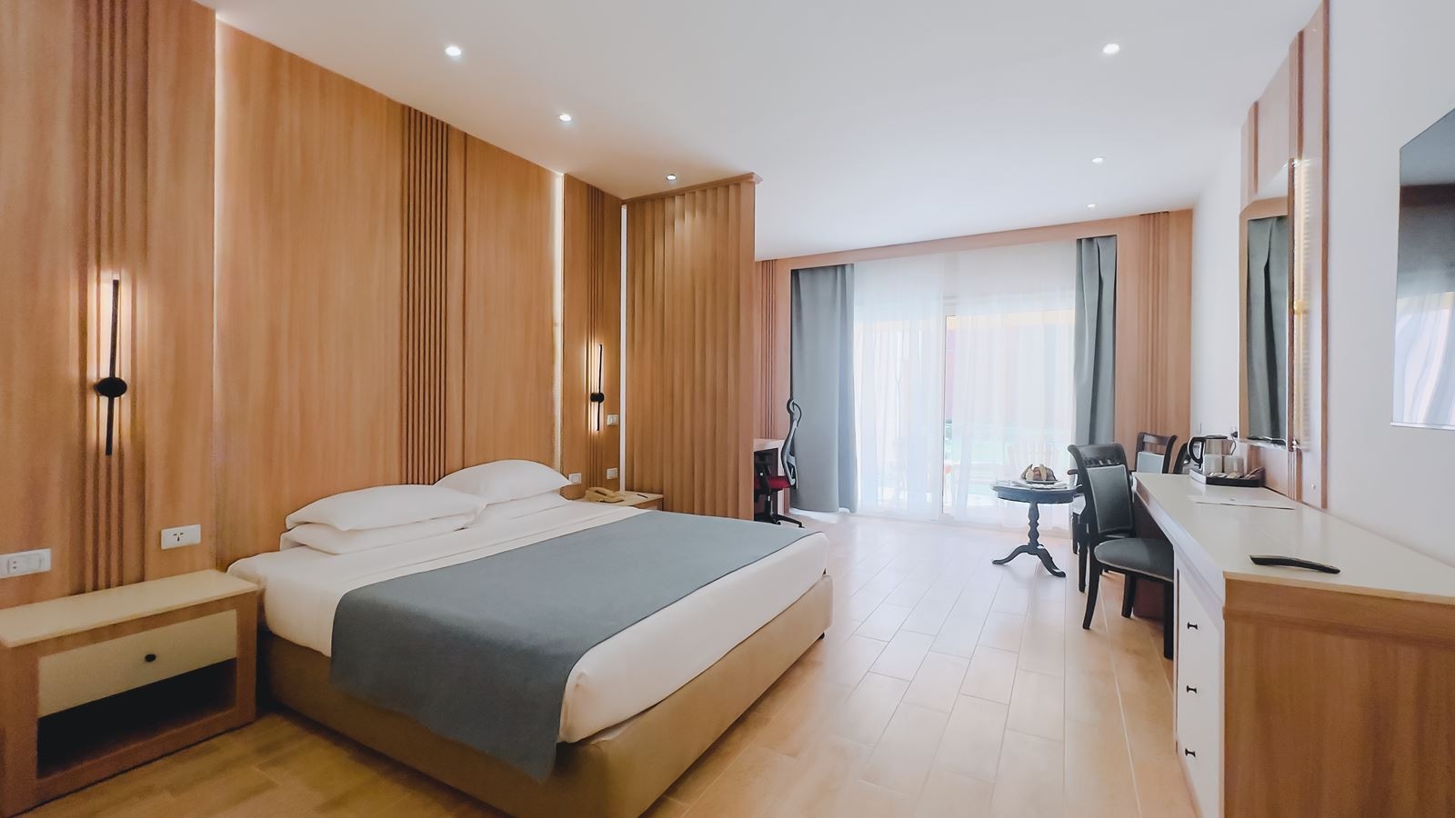 rooms-business-suite