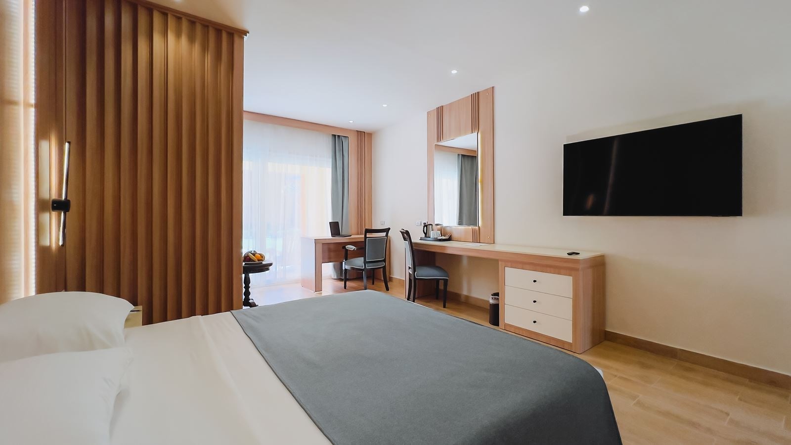 rooms-business-suite