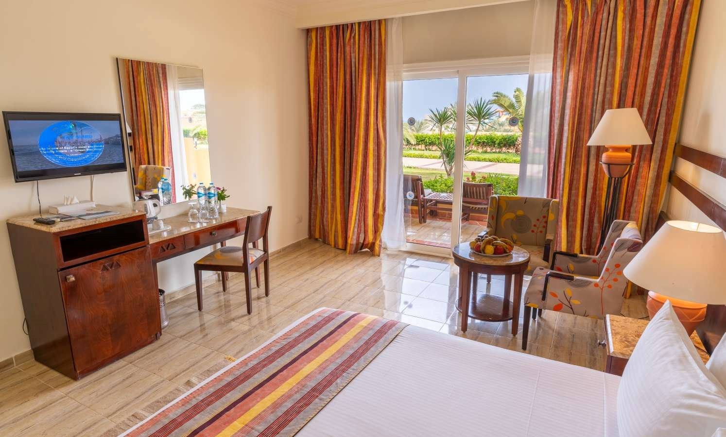 rooms-standard-pool-or-garden-view