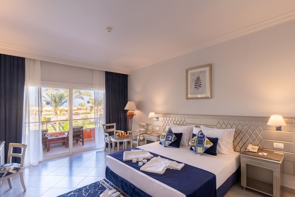 rooms-superior-room-garden-or-pool-view