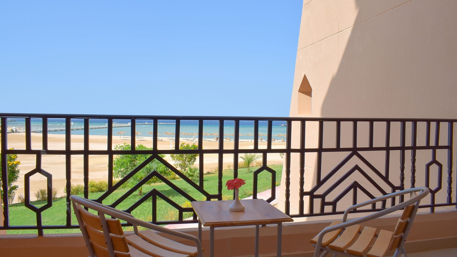 rooms-room-standard-seaview