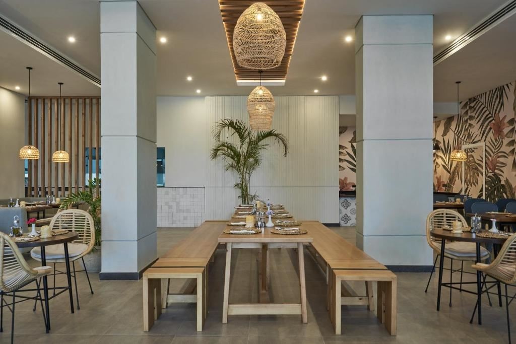 restaurants-buzzz-burger-restaurant