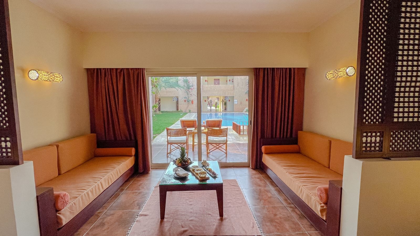 rooms-superior-pool-view