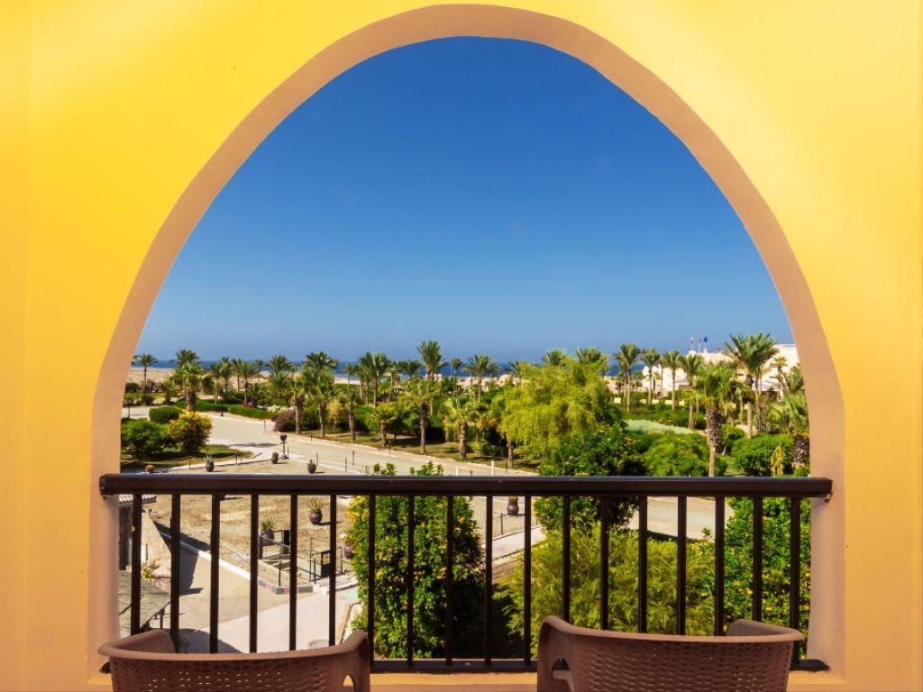 rooms-room-standard-beach-view