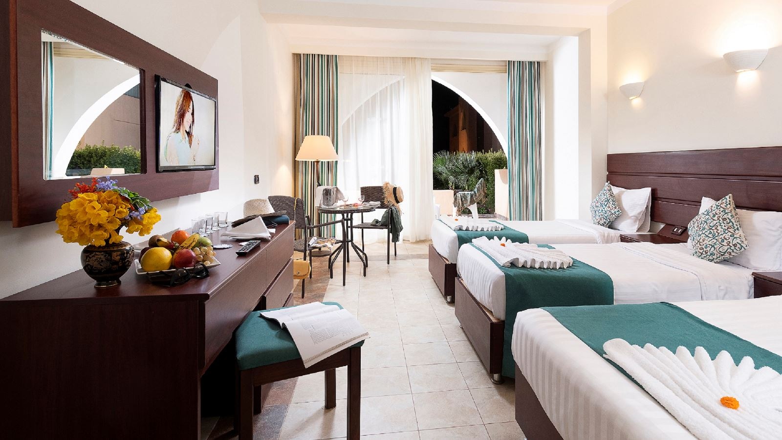 rooms-premium-quadruple-garden--seaview