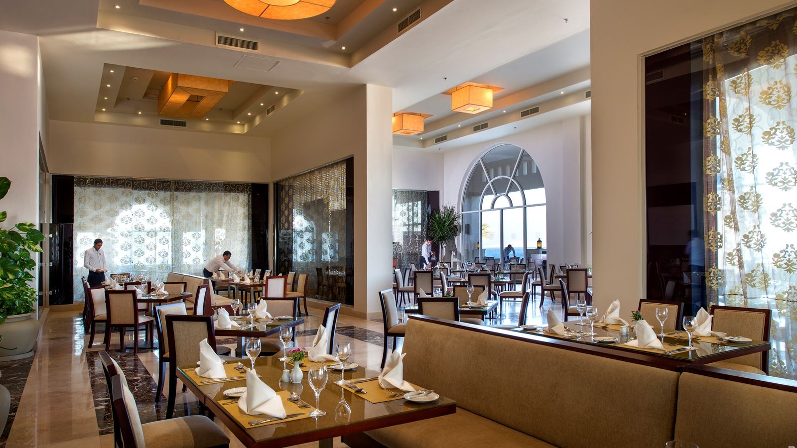 restaurants-aqua-park-bar