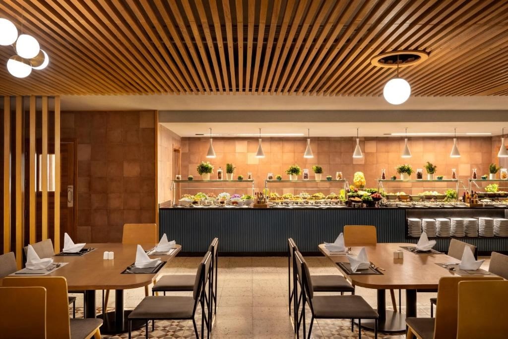 restaurants-restaurants