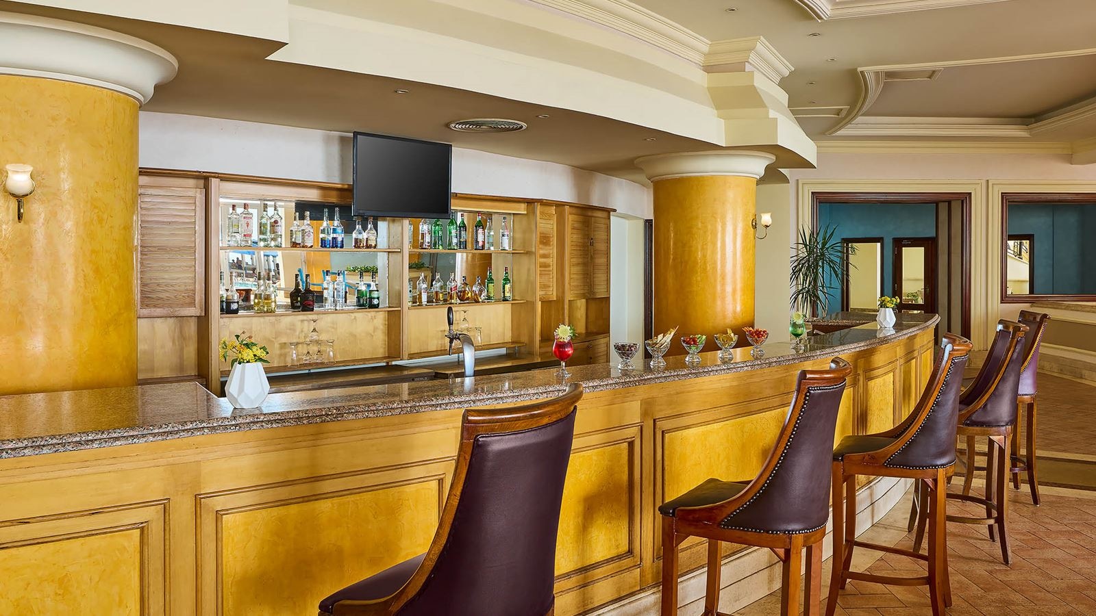 bars-zinzina-bar-cafe--lounge